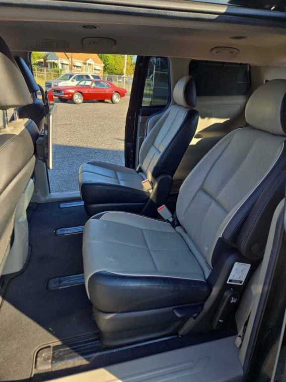 2020 Kia Sedona Image 5