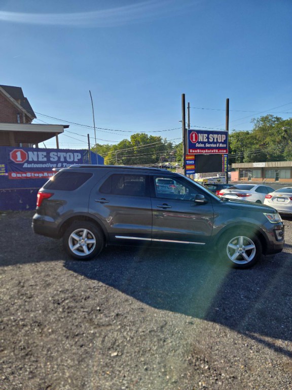 2017 Ford Explorer Image 1