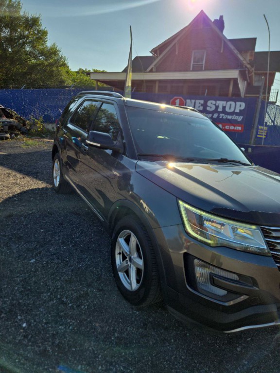 2017 Ford Explorer Image 8