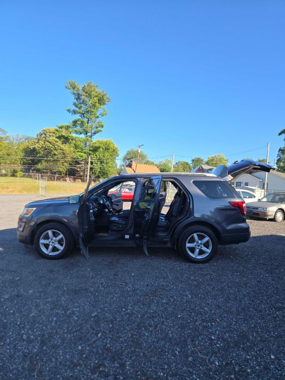 2017 Ford Explorer Image 9