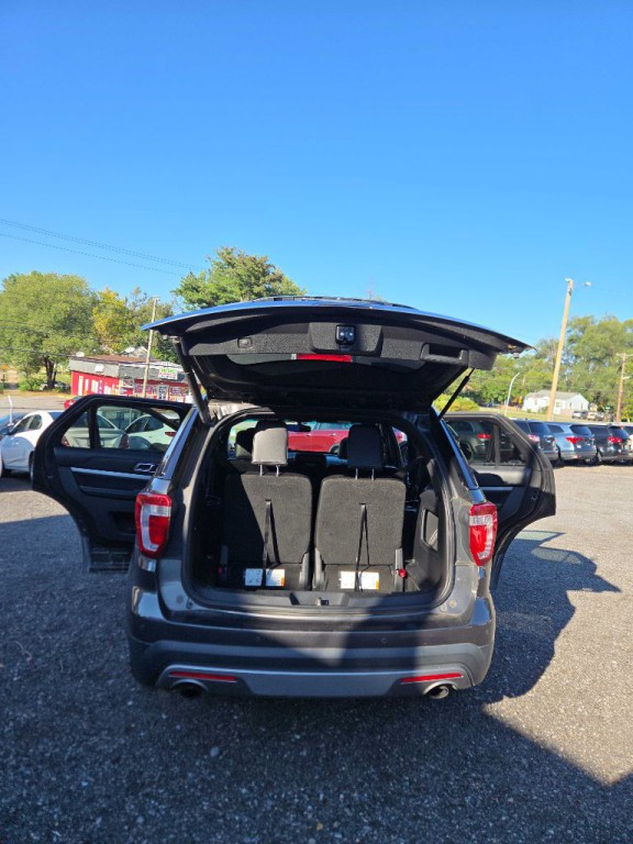 2017 Ford Explorer Image 12