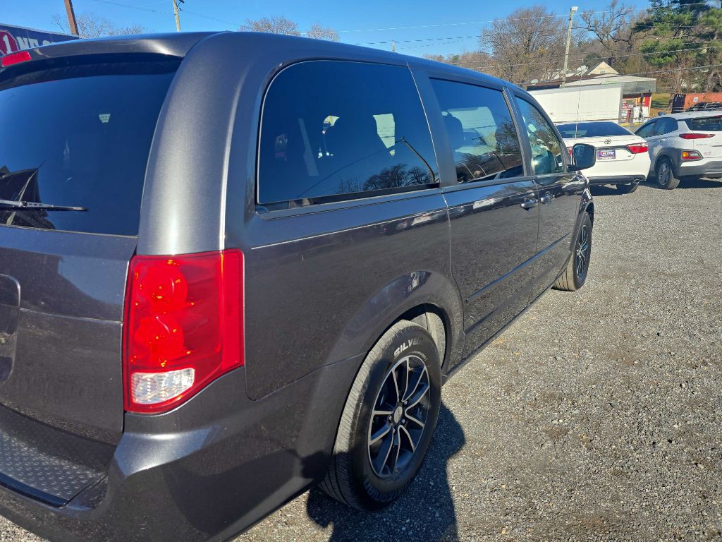 2017 Dodge Grand Caravan Image 4