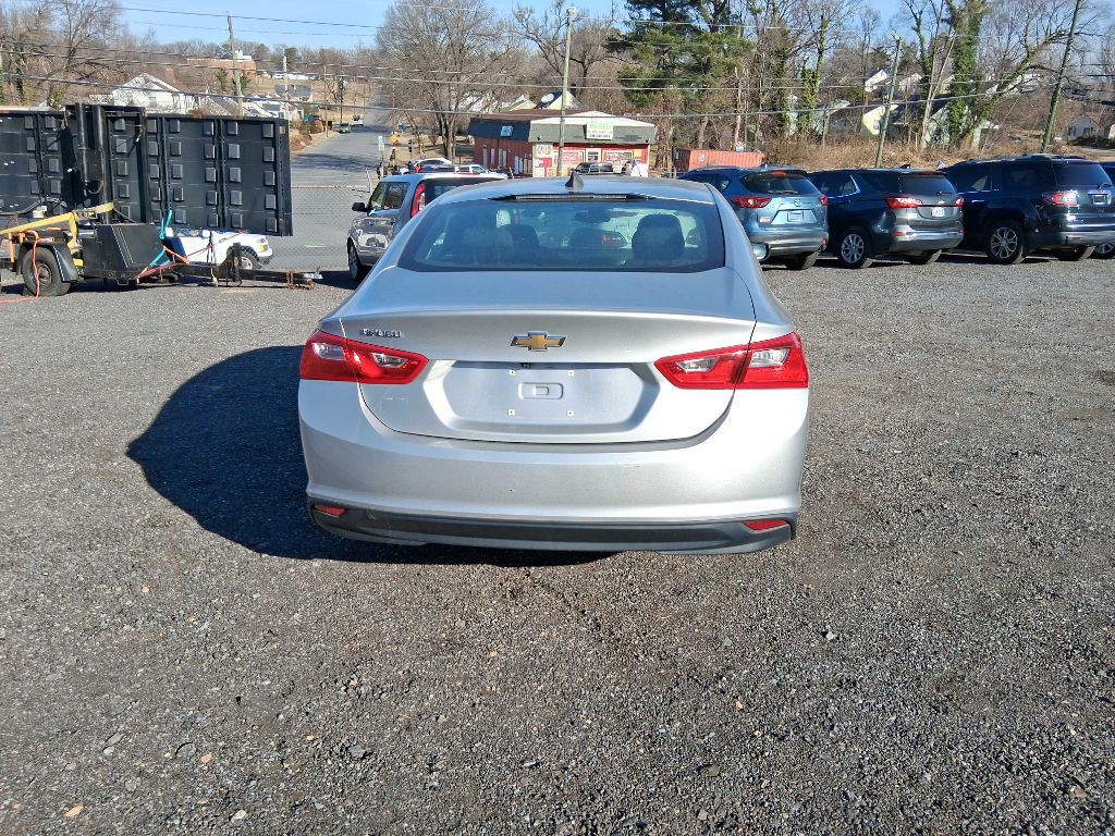 2019 Chevrolet Malibu Image 2