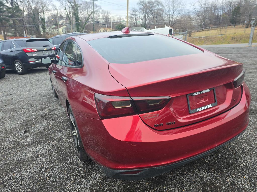 2017 Chevrolet Malibu Image 3