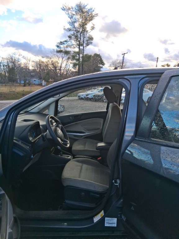 2021 Ford Econoline Image 2