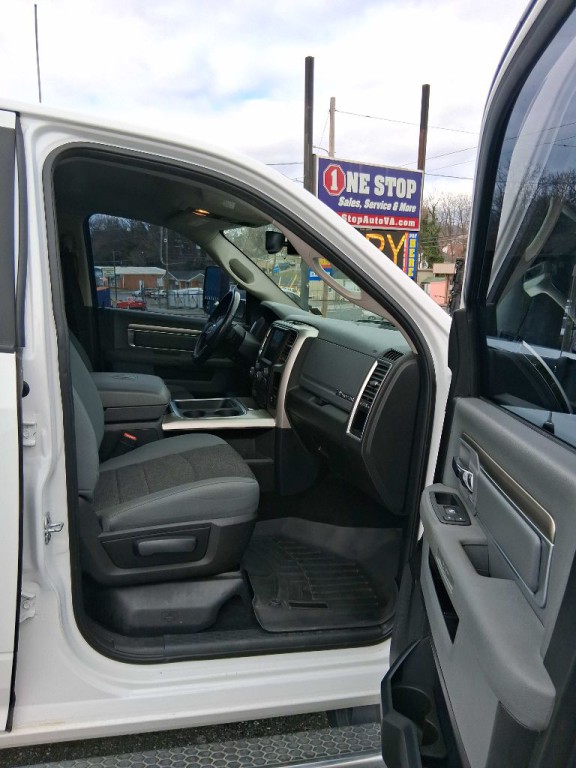 2017 RAM 1500 Image 5