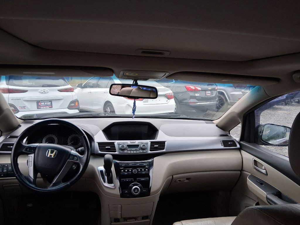 2012 Honda Odyssey Image 2