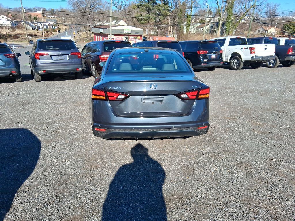 2021 Nissan Altima Image 2