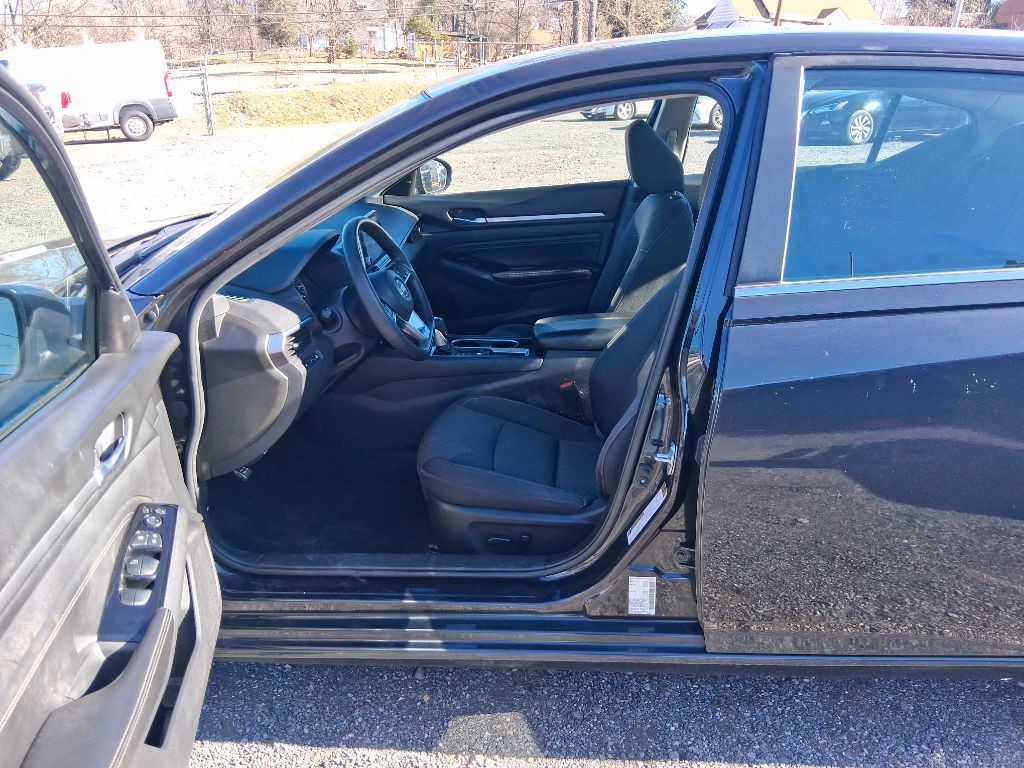 2021 Nissan Altima Image 4