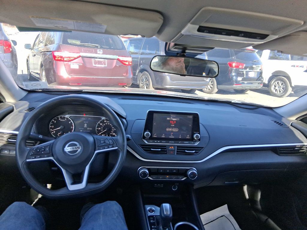 2021 Nissan Altima Image 6