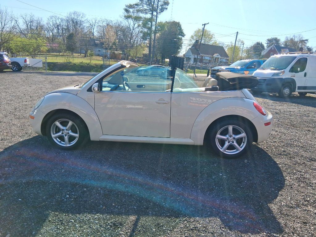 2006 Volkswagen Beetle Image 3