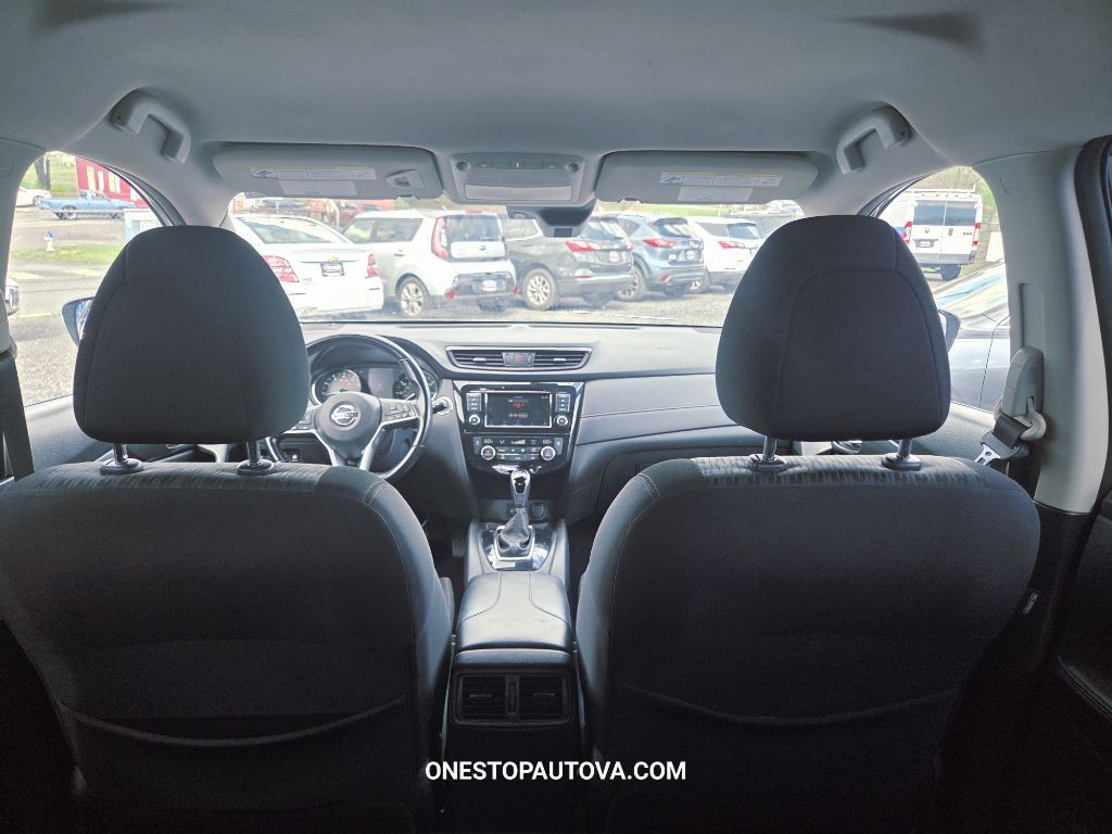 2020 Nissan Rogue Image 11