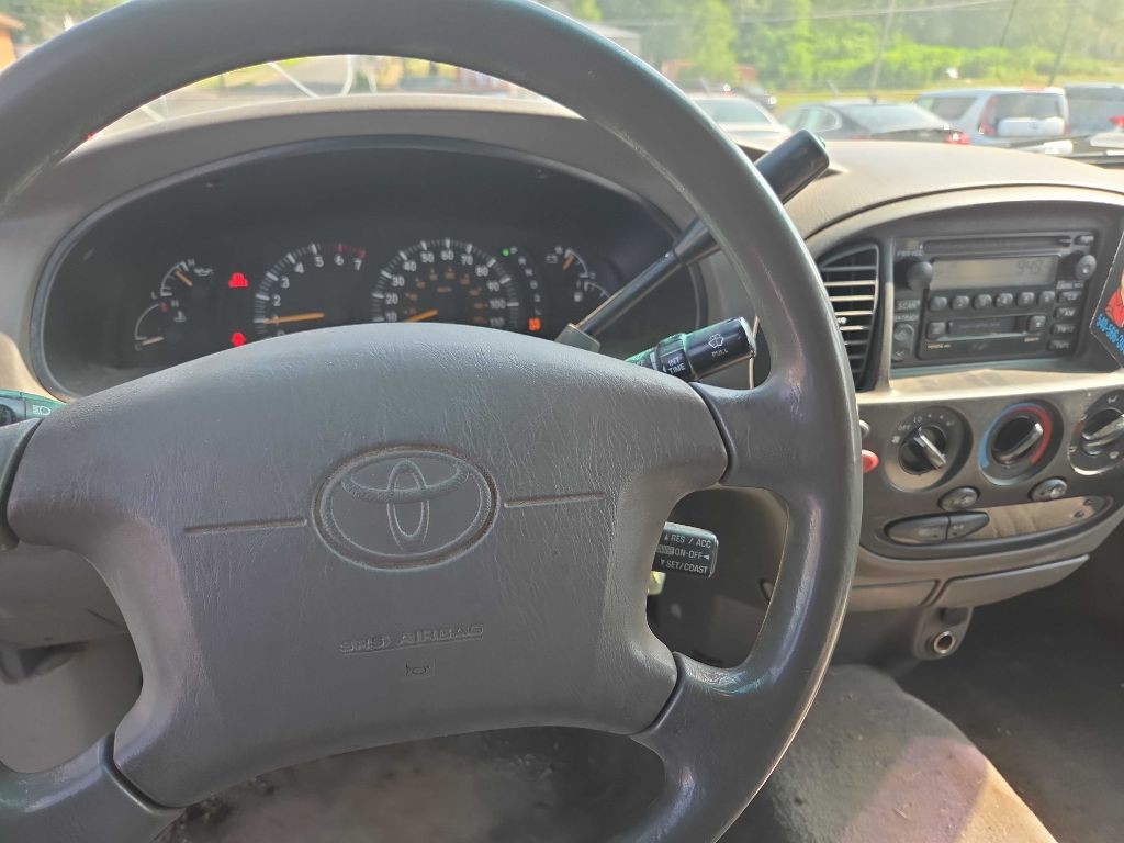 2000 Toyota Tundra Image 8