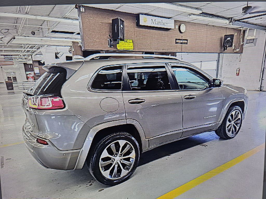 2019 Jeep Cherokee Image 5