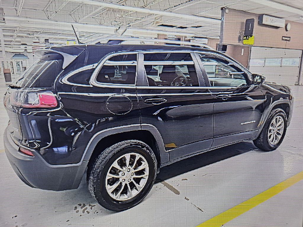 2019 Jeep Cherokee Image 2