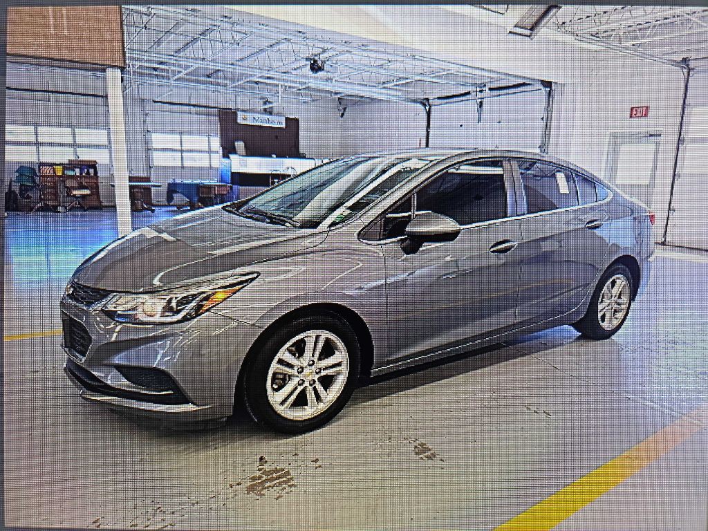 2018 Chevrolet Cruze Image 1