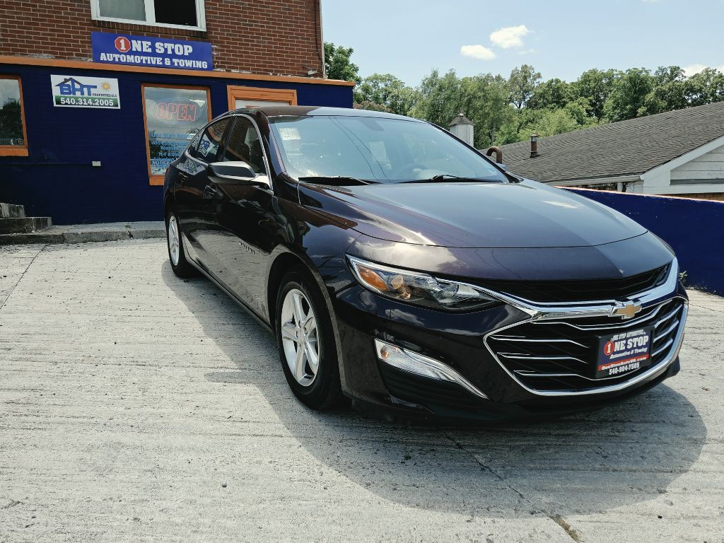 2021 Chevrolet Malibu Image 2