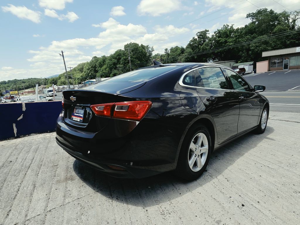 2021 Chevrolet Malibu Image 3