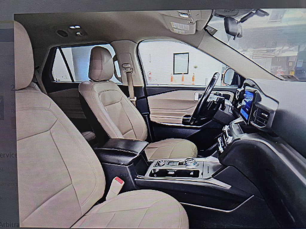 2020 Ford Explorer Image 8