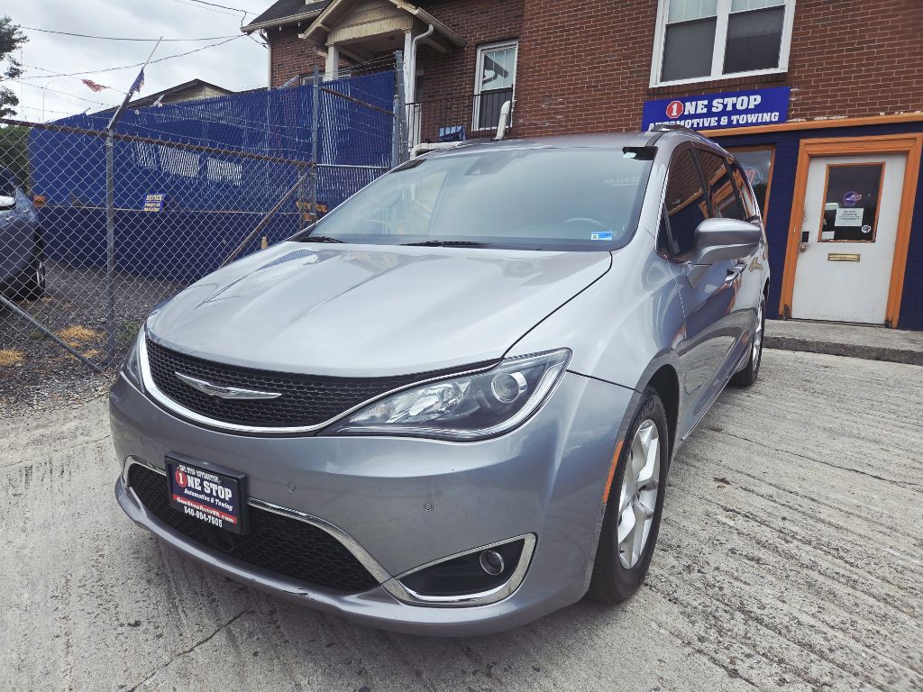 2020 Chrysler Pacifica Image 3