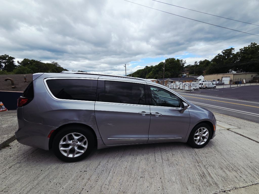 2020 Chrysler Pacifica Image 9