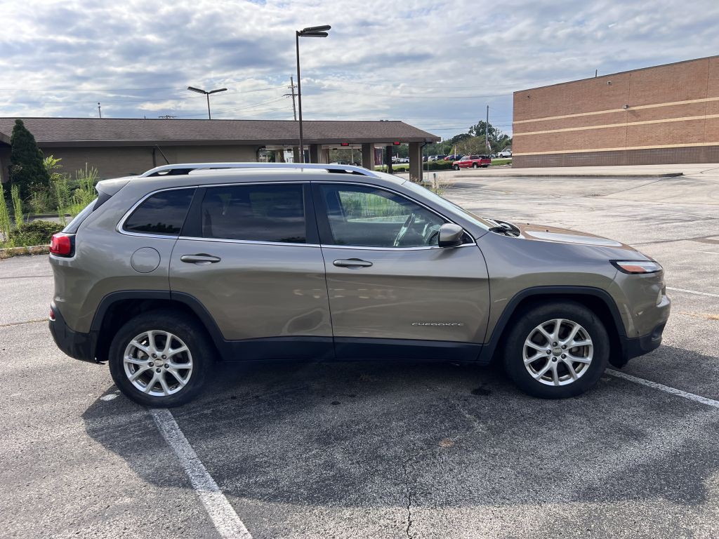 2017 Jeep Cherokee Image 4