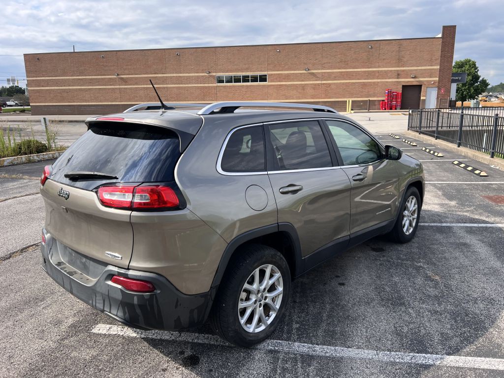 2017 Jeep Cherokee Image 5