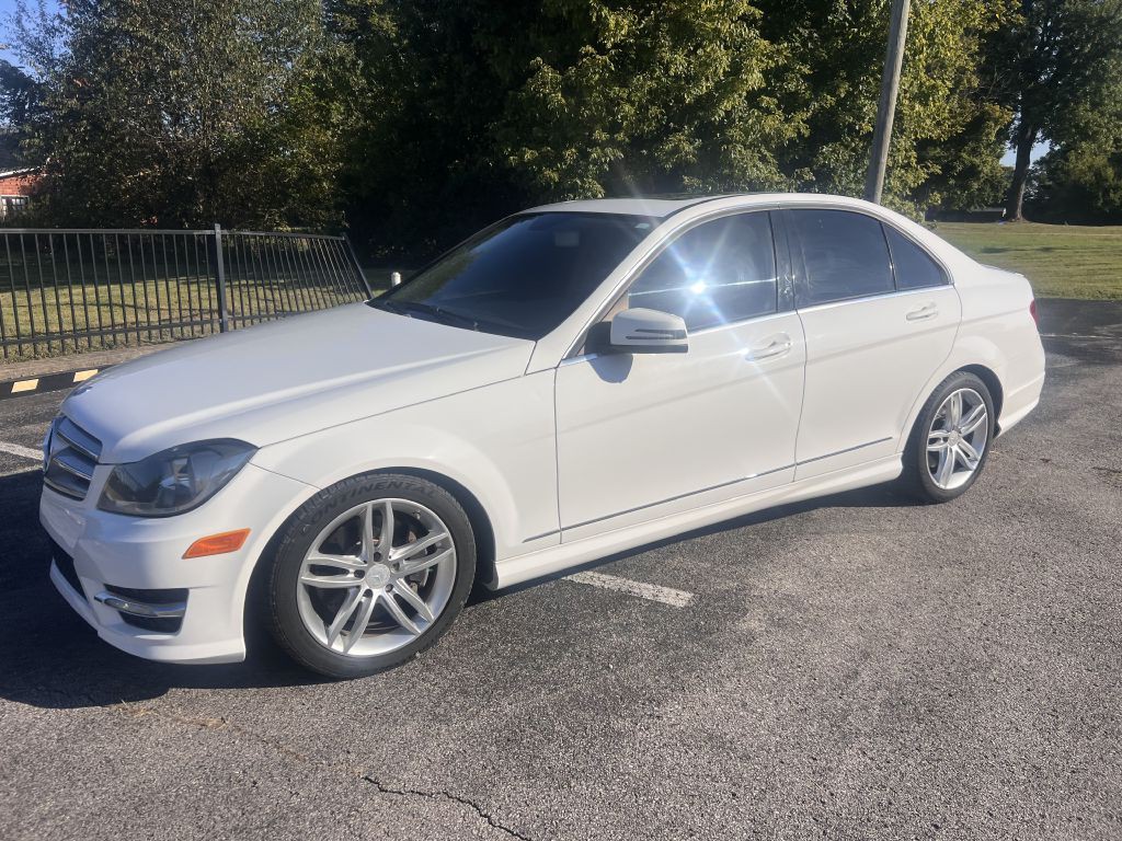 2013 Mercedes-Benz C-Class Image 1