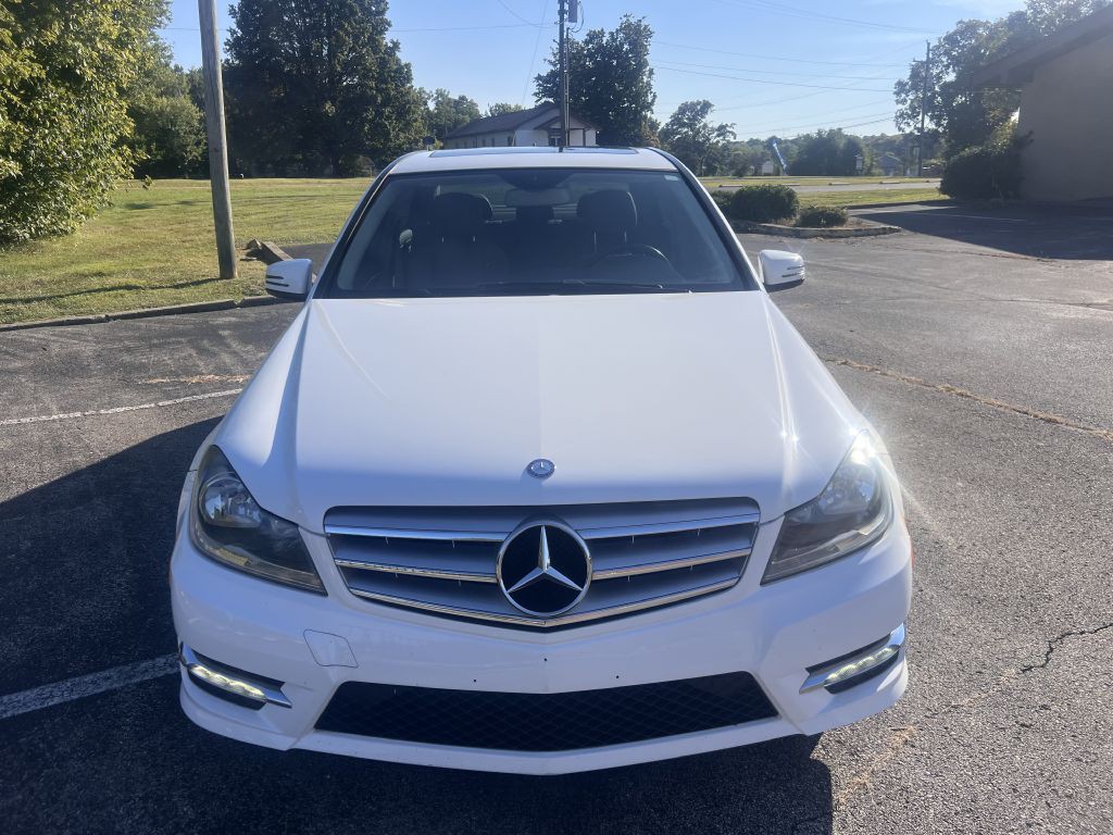 2013 Mercedes-Benz C-Class Image 2