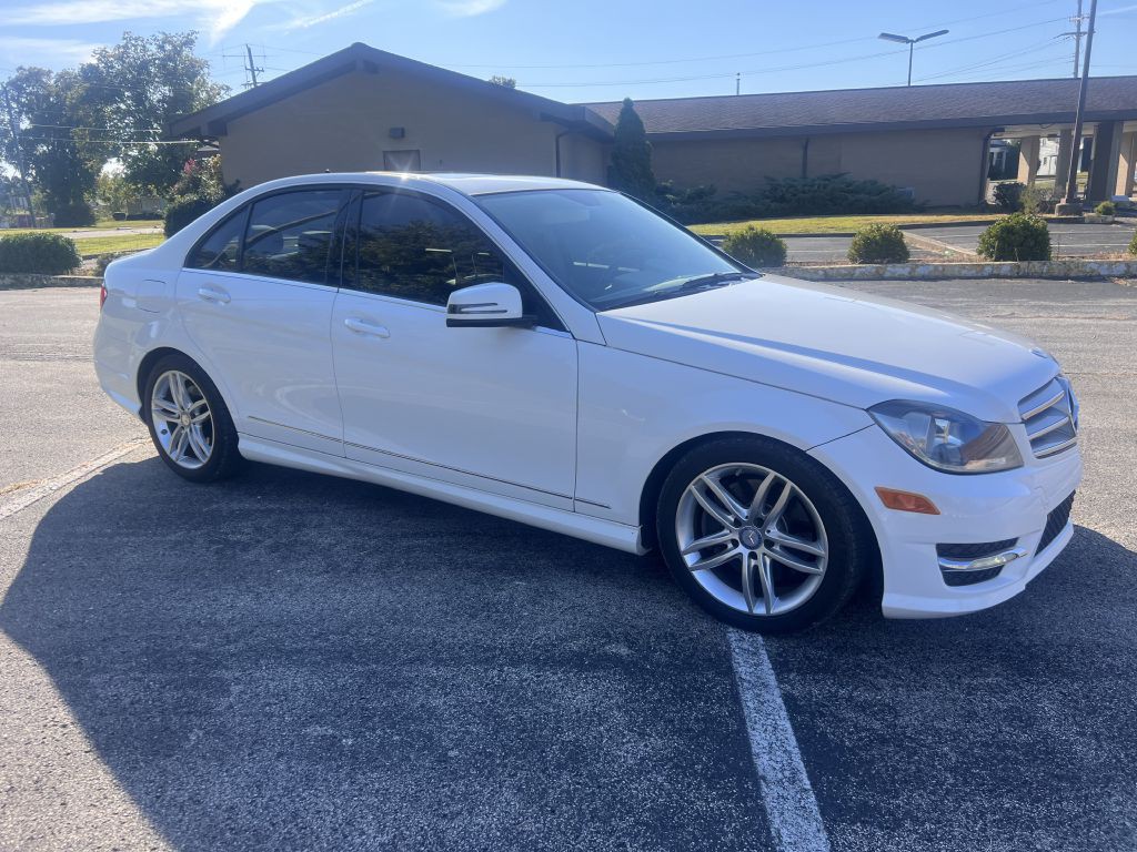 2013 Mercedes-Benz C-Class Image 3