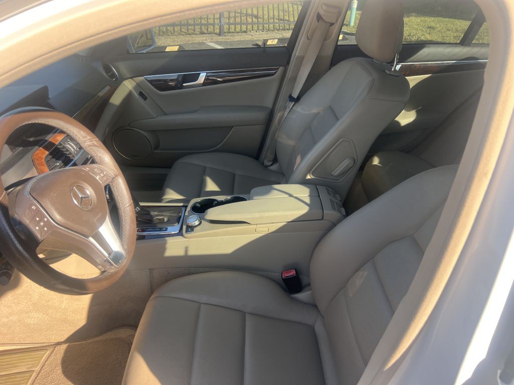 2013 Mercedes-Benz C-Class Image 9