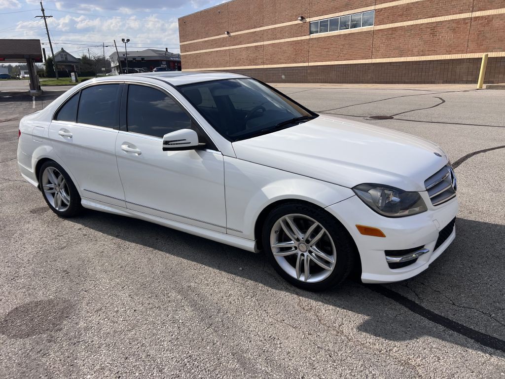 2013 Mercedes-Benz C-Class Image 3