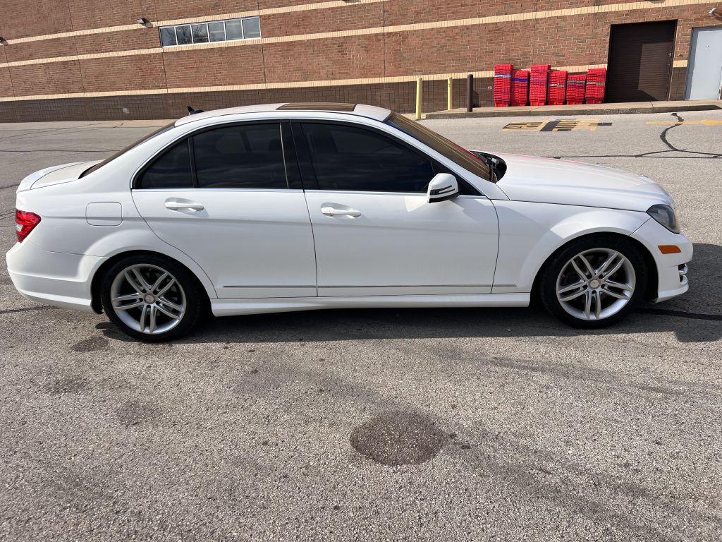 2013 Mercedes-Benz C-Class Image 4