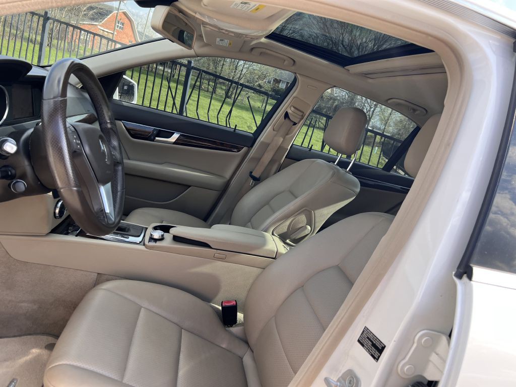 2013 Mercedes-Benz C-Class Image 9