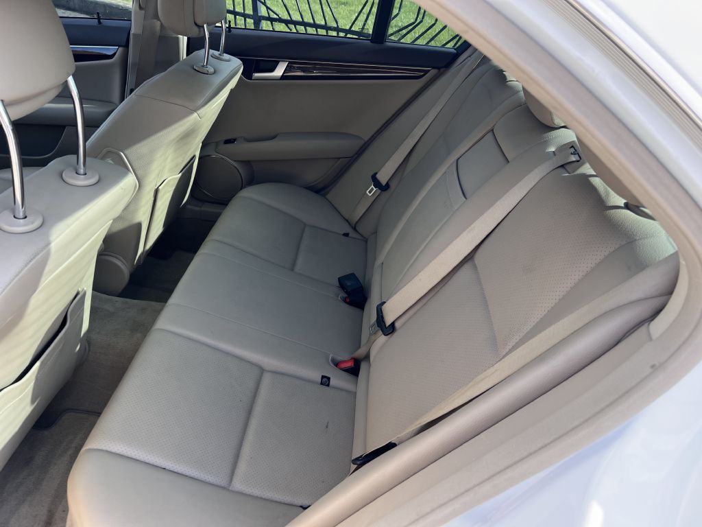 2013 Mercedes-Benz C-Class Image 10