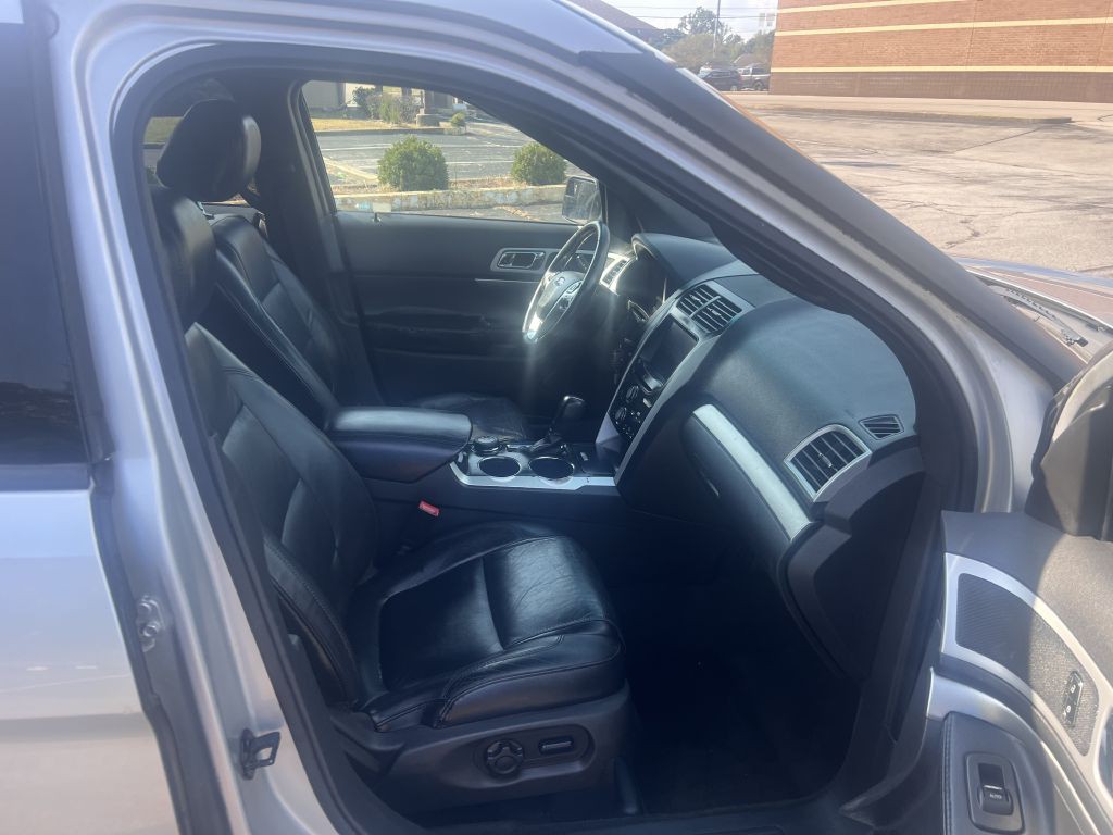 2013 Ford Explorer Image 16