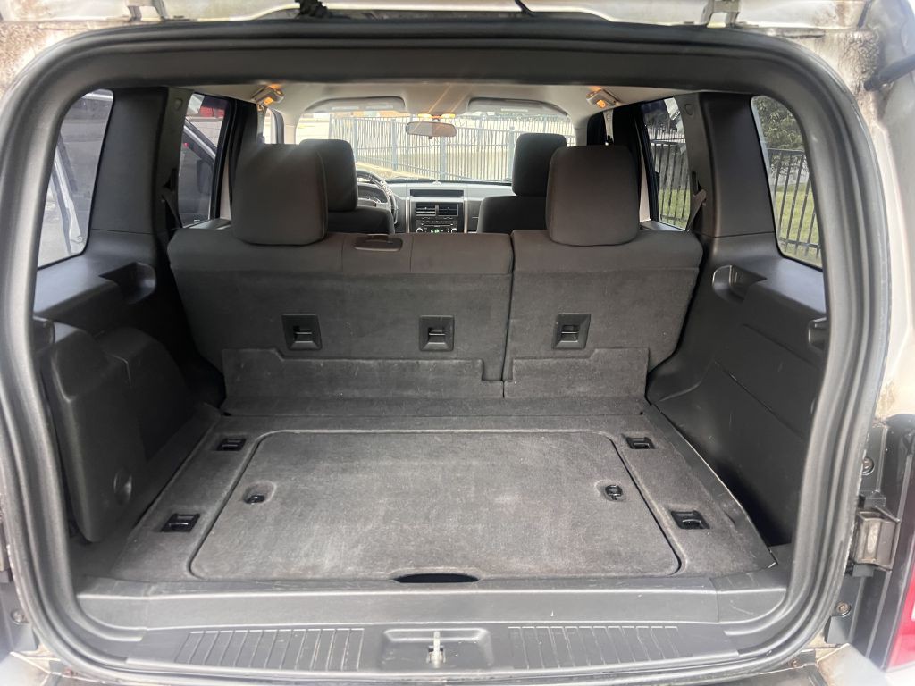 2009 Jeep Liberty Image 12