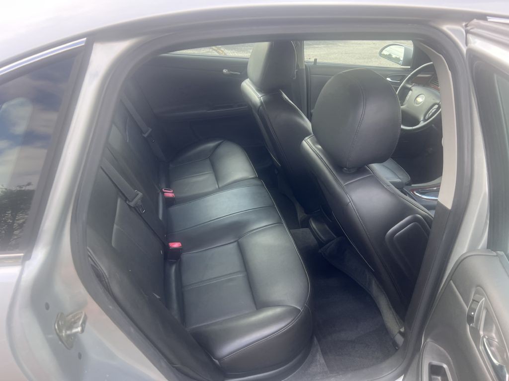 2009 Chevrolet Impala Image 12