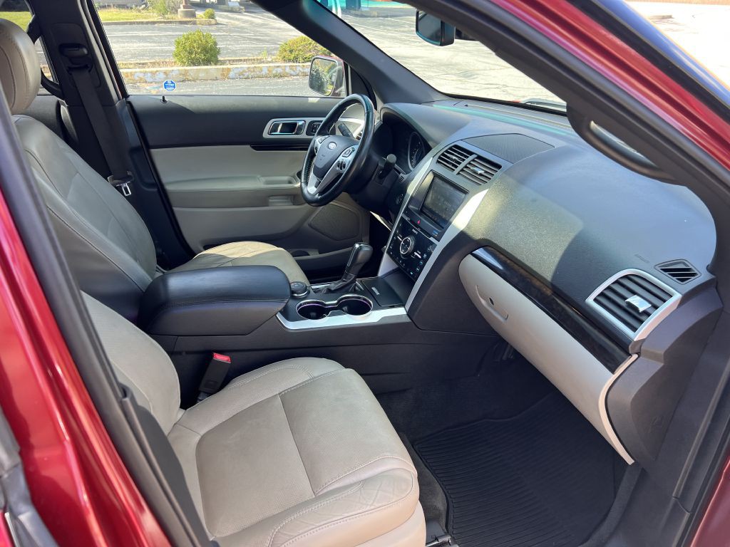 2015 Ford Explorer Image 15