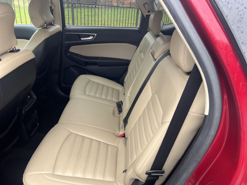 2017 Ford Edge Image 10