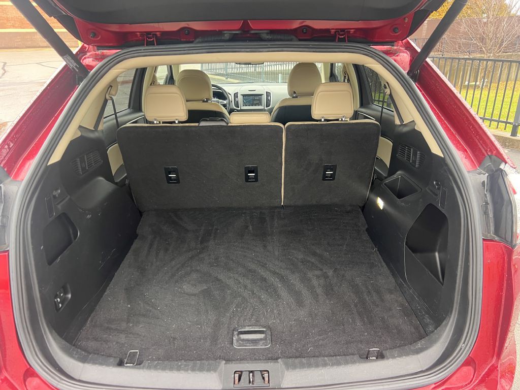 2017 Ford Edge Image 12