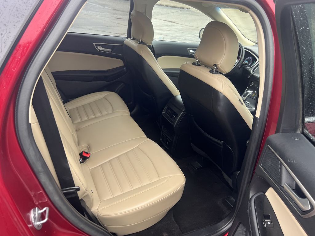 2017 Ford Edge Image 13