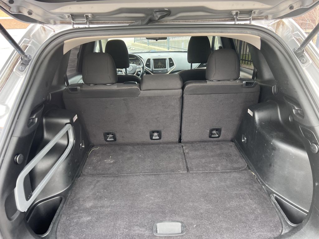 2016 Jeep Cherokee Image 12