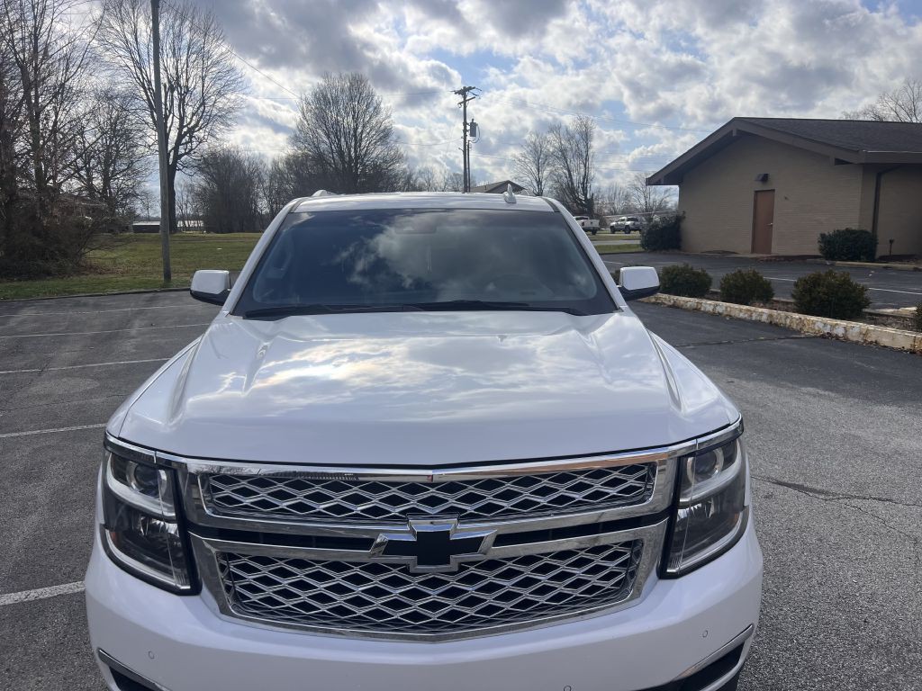 2016 Chevrolet Suburban Image 2