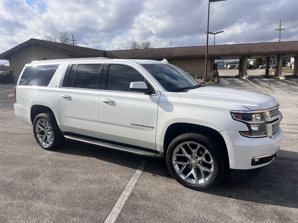 2016 Chevrolet Suburban Image 3