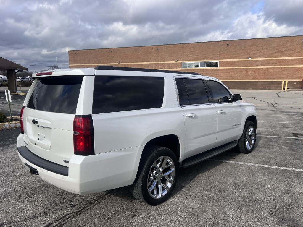 2016 Chevrolet Suburban Image 5