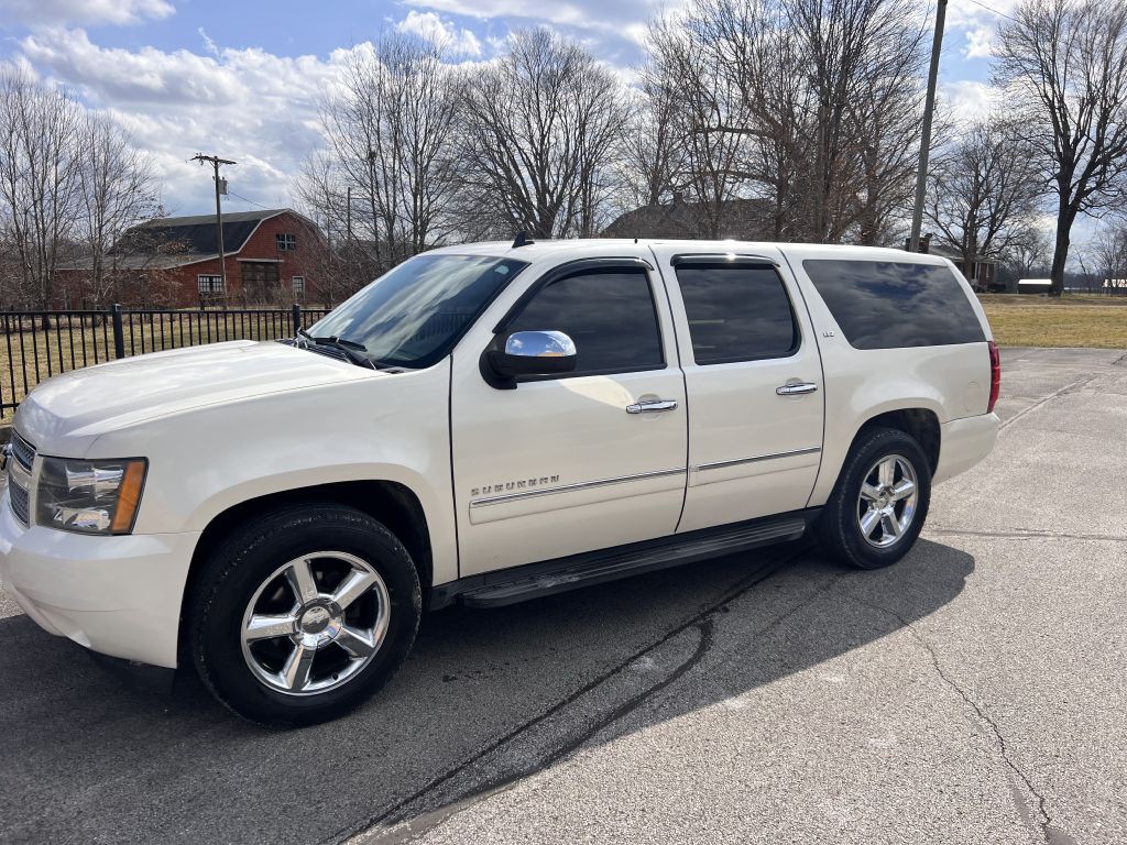 2012 Chevrolet Suburban Image 1