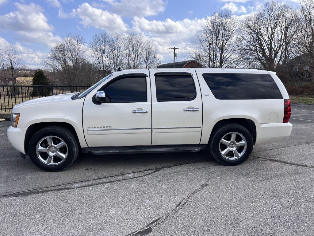 2012 Chevrolet Suburban Image 8