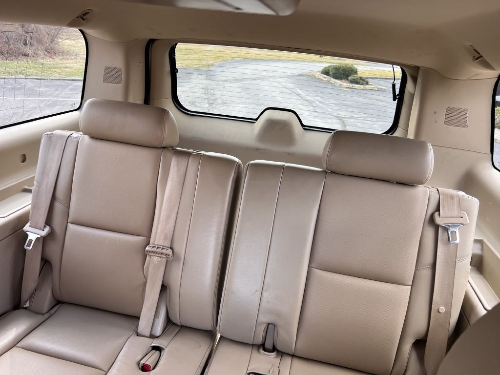 2012 Chevrolet Suburban Image 13