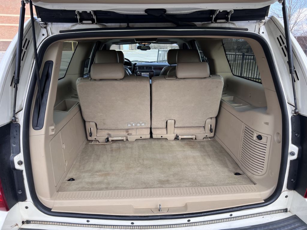 2012 Chevrolet Suburban Image 14